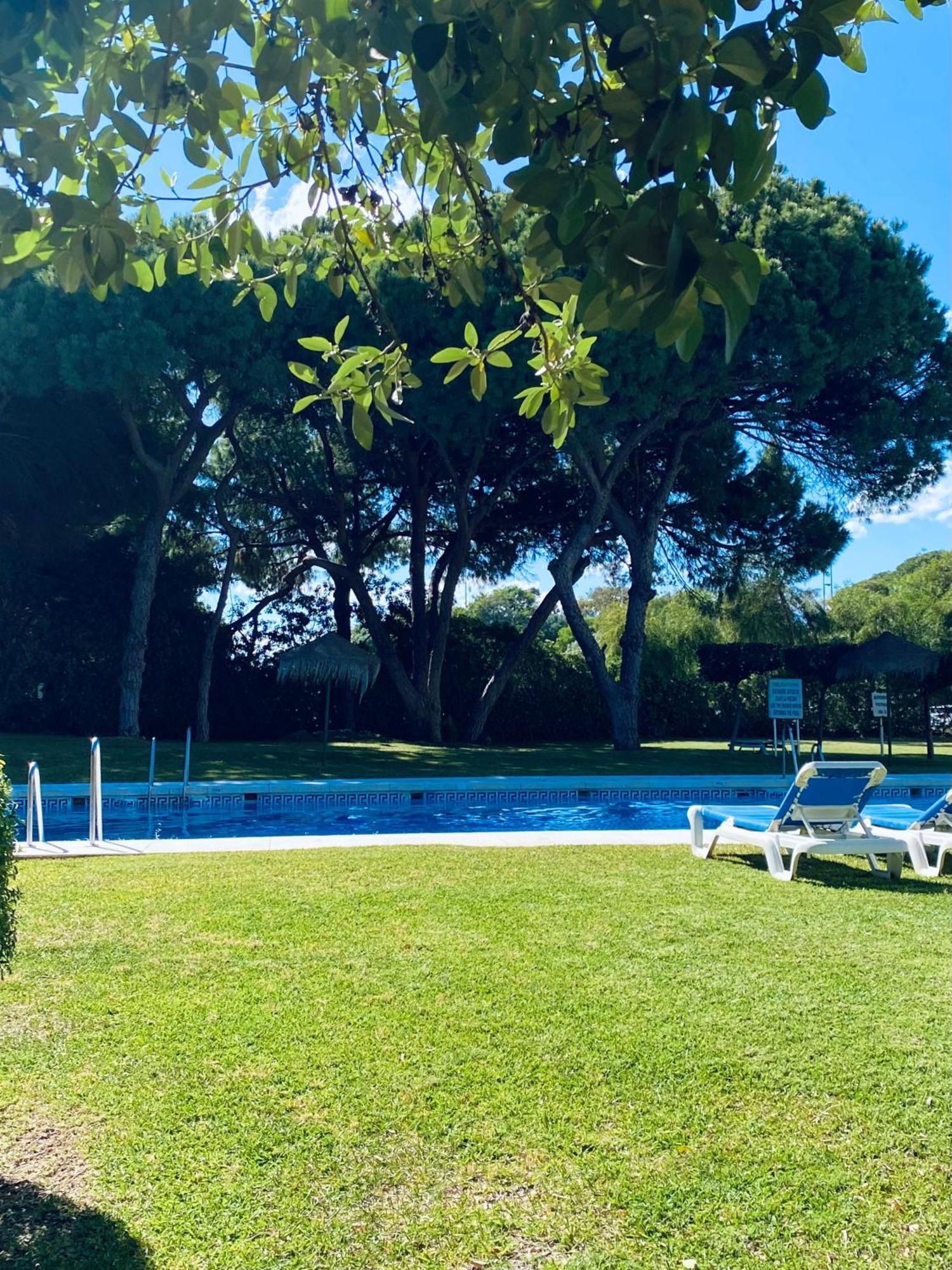 Luminoso Apartamento Para Dos Personas En Cabopino Marbella Buitenkant foto